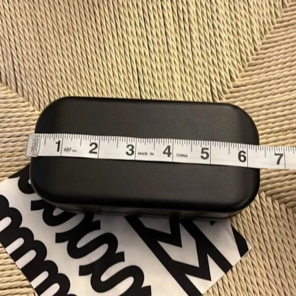 Marc Jacobs Sunglasses Case With Cleaning Cloth Black Hardcover Oversized NEW - Picture 11 of 16